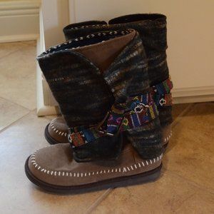 Muk Luks Size 8 Aztec Print Boot